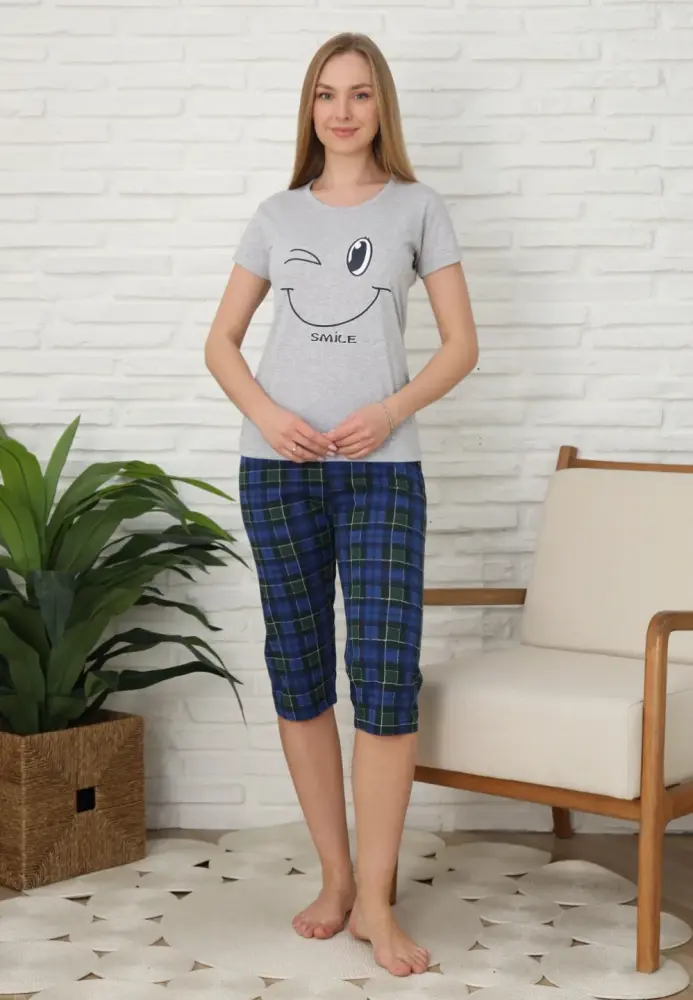 Pijama dama , bluză cu mânecă scurtă si pantaloni 3/4 ,culoare gri, Engros